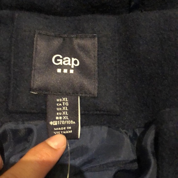 Gap women’s XL coat (NWT) - Picture 2 of 3